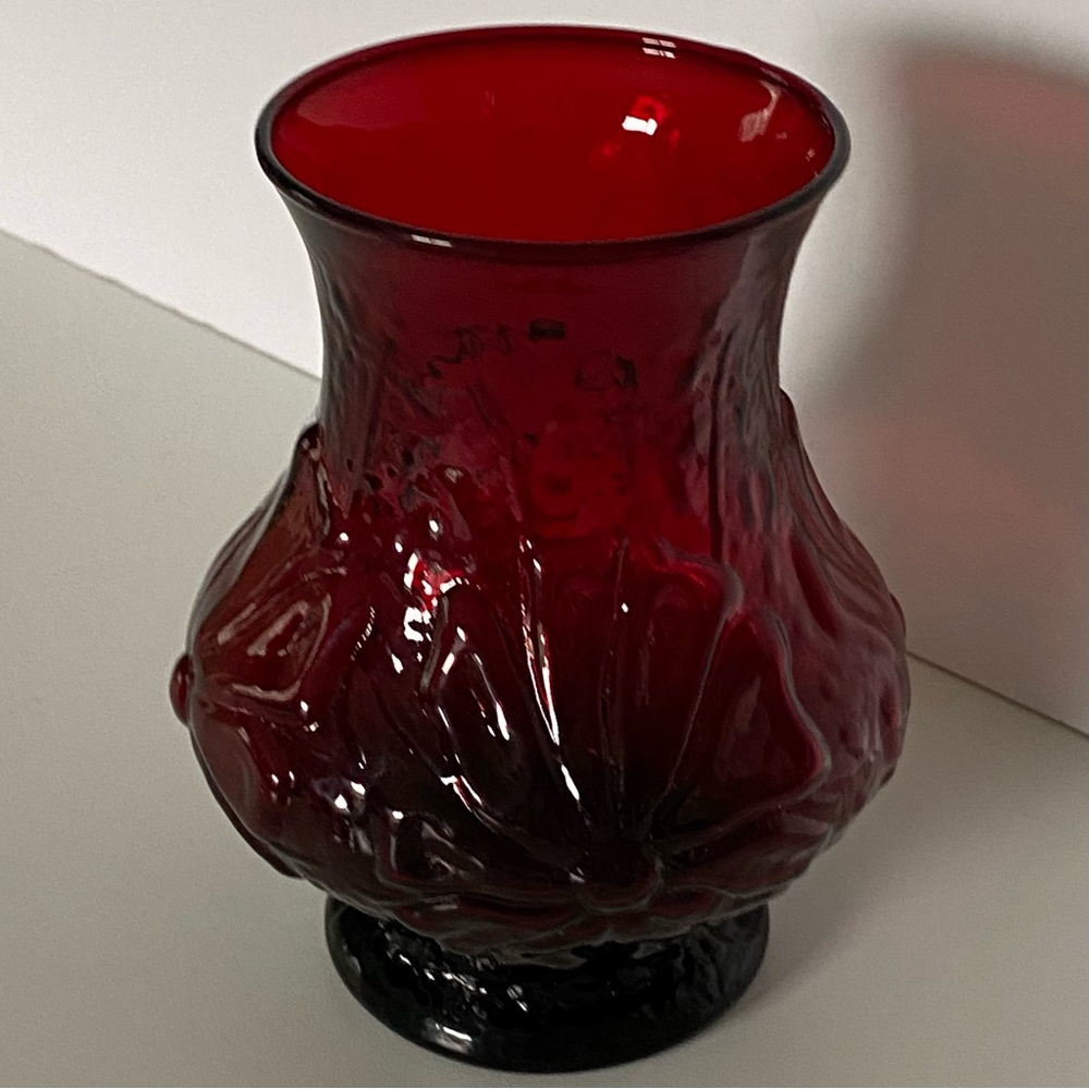 Vintage Anchor Hocking Rainflower Royal Ruby Red Flower Bud Vase 5 1/2" Tall EUC